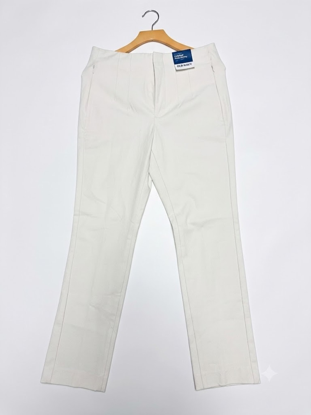 NWT Old Navy Polished Pixie Skinny Pants 
Cream Size : 8